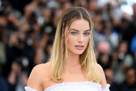 Margot Robbies Iconic Roles Margot Robbie Wolf Of Wall Street Naked