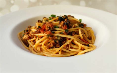 Spaghetti Aux Sardines Sauce Tomate