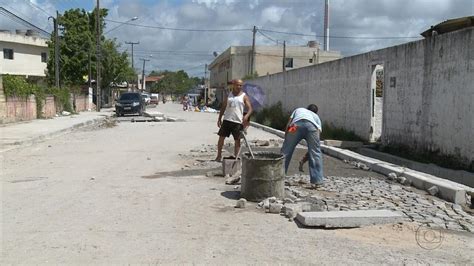 Após Obra Ainda Restam Lixo E Material De Construção Espalhados Na Rua