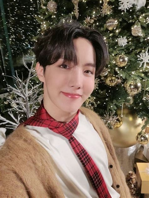 Inarmy Btsnews Hope On The Street Bts Christmas Hoseok Jhope