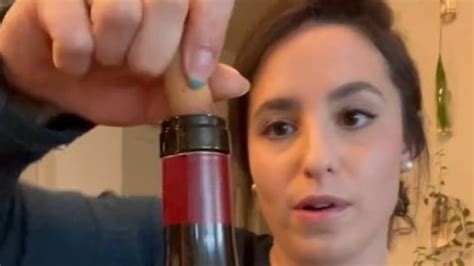 Sommelier Reveals Why You Should Never Put Cork Back On Wine The