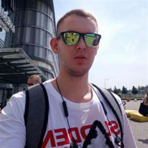 Men Seeking Men In Glasgow SCT Free Gay Personal Ads At Lovezoid