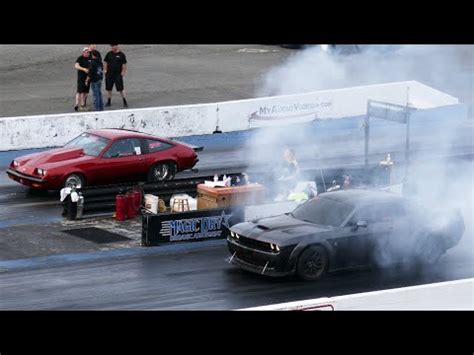 Dodge Challenger Hellcat Vs Classic S Chevrolet Monza Drag Race