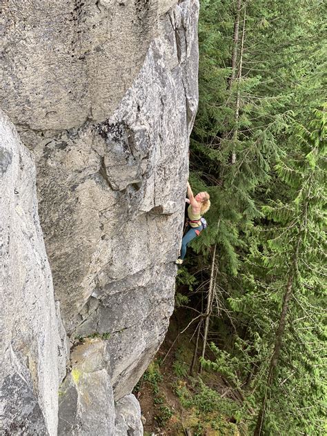 Browning Bluffs - Squamish Rock Guides: Rock Climbing Guiding & Instruction