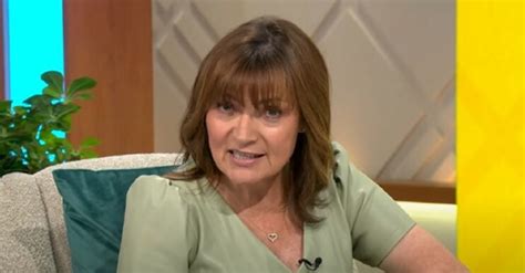 Lorraine Kelly Stuns Twitter Fans As She Shares Throwback Bikini Shot
