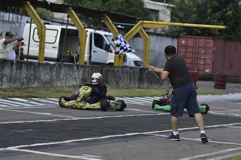 Etapa Do Campeonato Amazonense De Kart Re Ne Competidores No