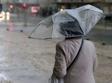 Chuva Coloca Todos Os Distritos Sob Aviso Amarelo