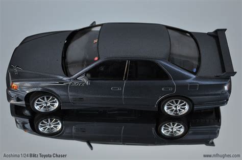 Aoshima Blitz Toyota Chaser JZX 100 1/24 scale. Photographs.