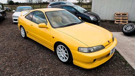 Yellow Jdm Honda Integra Dc2 Gets 6two1 D And B18 Coupe Gets 6two1 D Youtube