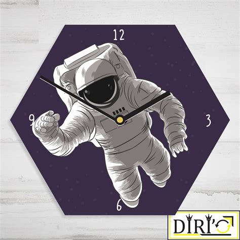 Jual Jam Dinding Kayu Hexagon Ilustrasi Astronot Home Decor Segi Enam