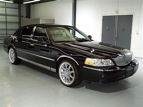 Lincoln Town Car Information And Photos Momentcar