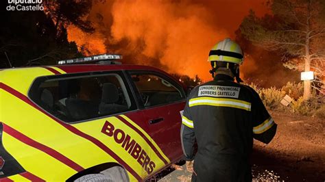 Inc Ndio De Grandes Propor Es Atinge Floresta Na Espanha