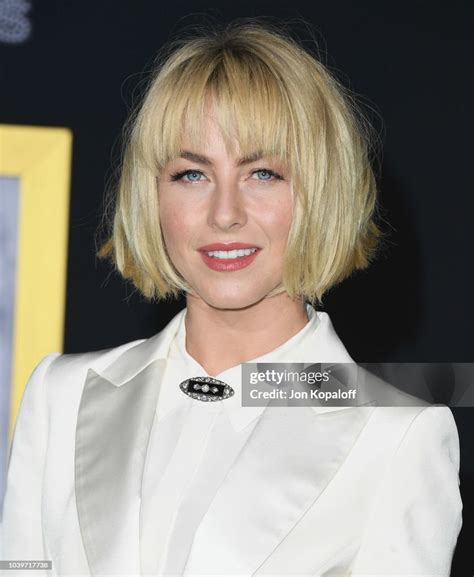 Julianne Hough Attends The Premiere Of Warner Bros Pictures A Star