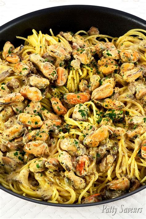 Pasta And Mussels Creamy Wine Sauce Spaghetti Recette Recette Moules