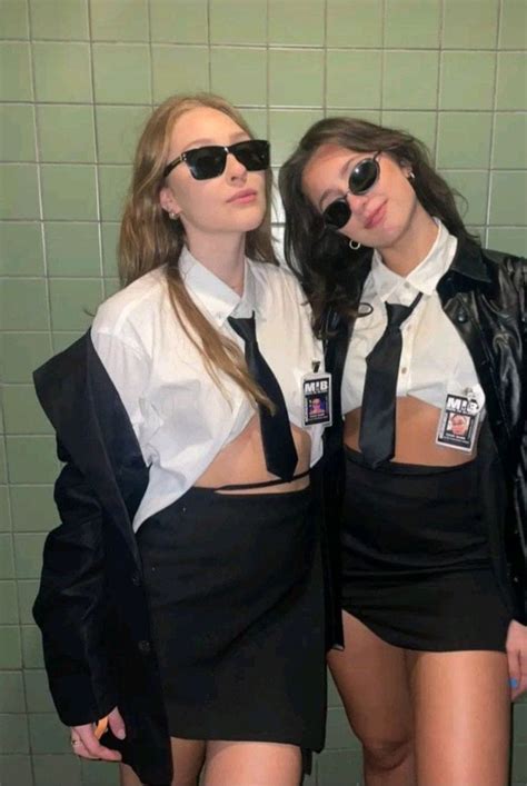 Really Easy Duo Costumes For Girl Best Friends Duo Halloween