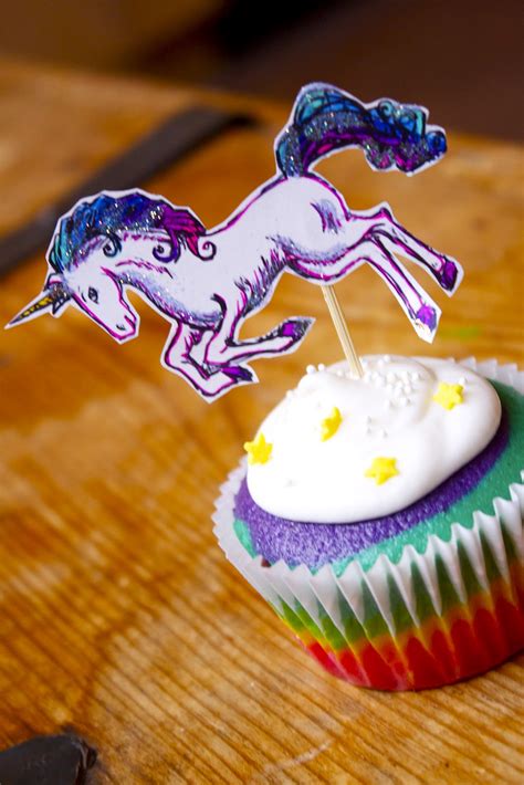 Cosmocookie Unicorn Rainbow Cupcakes