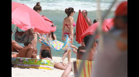 Foto Giovanna Lancellotti Foi Fotografada Na Praia Da Barra No Rio