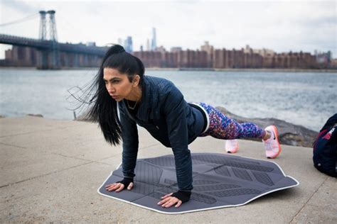 12 Moves For Washboard Abs — We Show You How