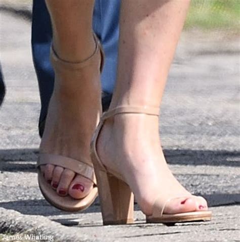 Stuart Weitzman Nearly Nude Ankle Strap Sandal In Kate Middleton