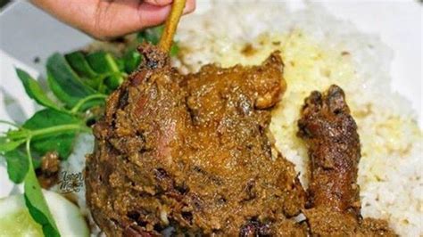 Cicipi Bebek Wachid Hasyim Inilah 9 Kuliner Malam Di Surabaya Yang