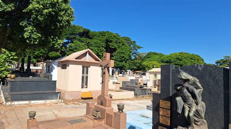 Para o Dia das Mães reformas das sepulturas nos cemitérios municipais