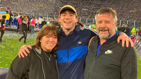 Paulo Londra Celebró El Título De Boca En La Cancha Y Con Sus Padres “los Amo Banda” Infobae