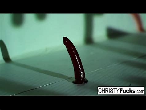 Caliente Christy Mack el Pirata juega con su increíble culo y su apretado coño mojado XVIDEOS
