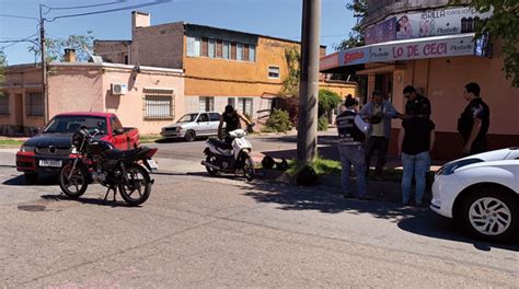 Colisión entre moto y camioneta Diario El Telégrafo