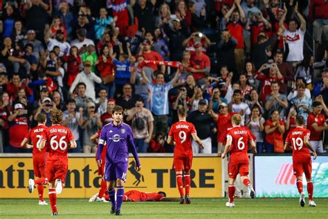 mls coverage orlando city  chicago fire hot time   town