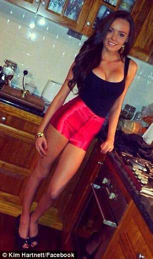Love Island S Kim Harnett Looks Unrecognisable As A Brunette In Throwback Snaps From