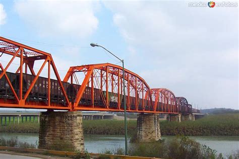 Cruce Hist Rico Por Puentes Internacionales De Piedras Negras Con Texas