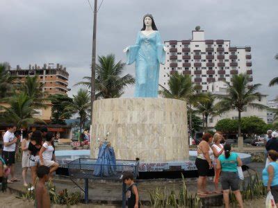 Colonia de Ferias na Praia Grande Festejo de Iemanjá