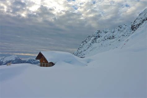 Refuge Auberge Du Col De Larpettaz Savoie Mont Blanc Savoie Et