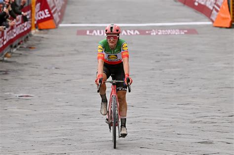 Via Alle Classiche Del Nord Domenica Longo Borghini E Barale Alla