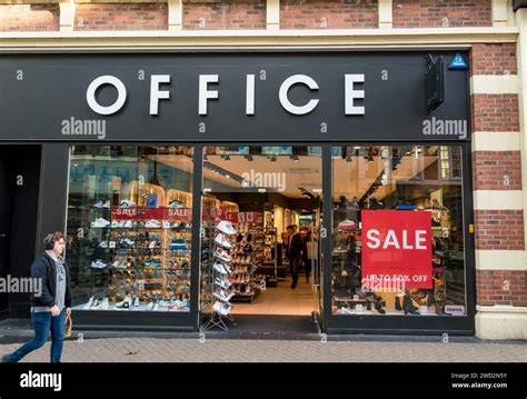 Shoe Stand In Doorway Hi Res Stock Photography And Images Alamy