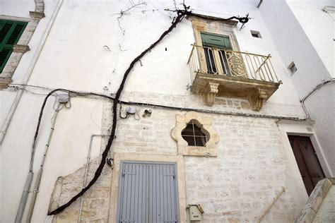 Locorotondo (1) | Trulli | Pictures | Italy in Global-Geography