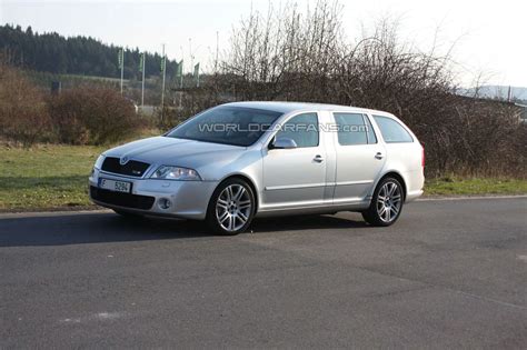 Spied: Skoda Superb Combi Test Mule