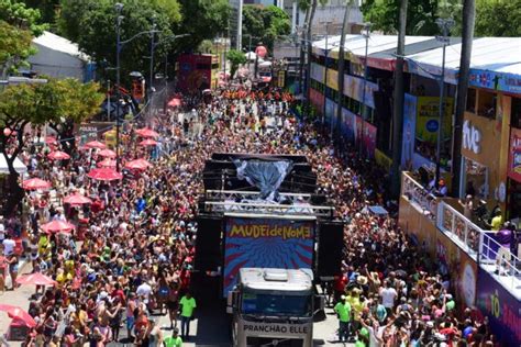 Mudei De Nome Lembra Sucessos Do Carnaval Em Trio Sem Cordas No