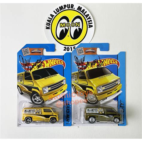 Hot Wheels Custom 77 Dodge Van Super Treasure Hunt Set Signature By Mooneyes Wildman Shopee