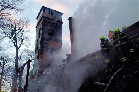 Feuer im Nationalpark Böhmische Schweiz Brandstiftung am Aussichtsturm