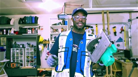 How To Use A Circular Saw Youtube