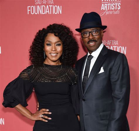 Angela Bassett And Her Husband Courtney B Vance Have Been Happily Married For 23 Years The