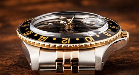 How to See Which Rolex Crystal Your Watch Has - Bob's Watches