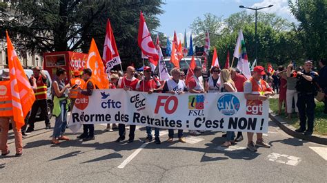 Des Milliers De Manifestants Dans Les Rues Des Pays De Savoie