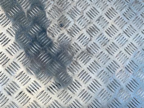 Seamless Metal Floor Plate With Diamond Pattern Anti Slip Stainless