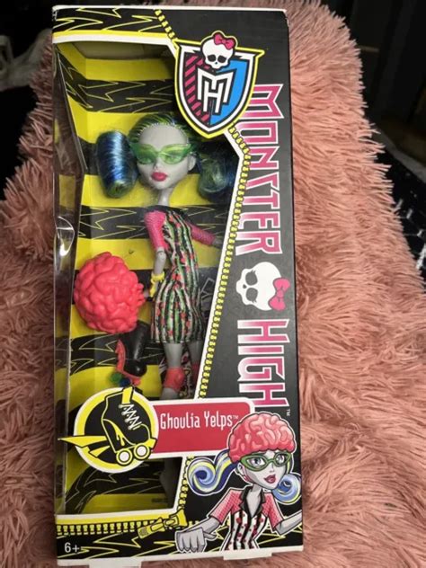 MONSTER HIGH DOLL Ghoulia Yelps Skultimate Roller Maze New In Box BNIB