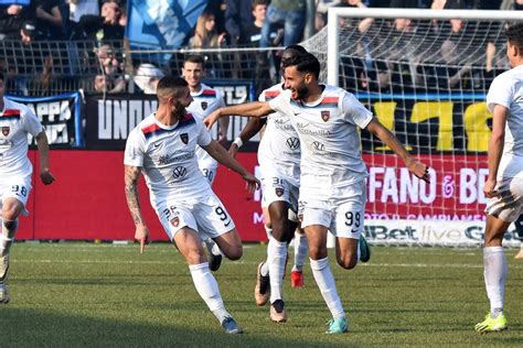 Le Immagini Di Lecco Cosenza Nella Fotogallery Di Tifocosenza Tifo