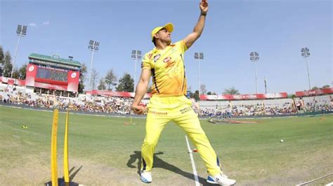 Watch Ms Dhoni Bowls Off Spin During Csk S Net Session Ahead Of Ipl