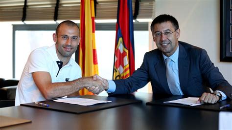 Mascherano Renova Por Mais Quatro Temporadas O Barcelona