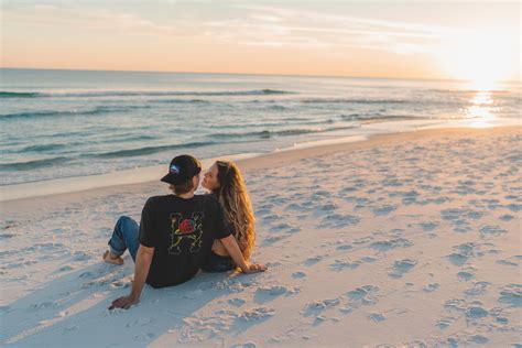 Couples Beach Photoshoot in Destin Florida — Maddie Nichole Photographer